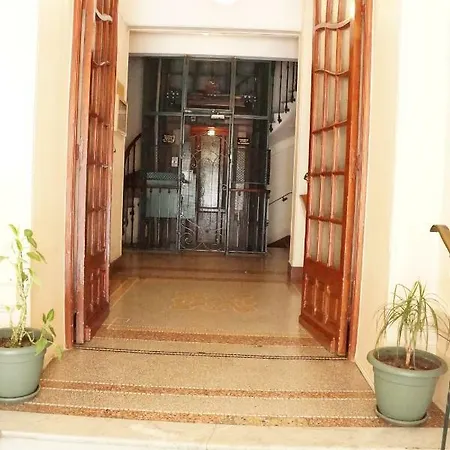 Adorable In Downtown Apartamento Niza