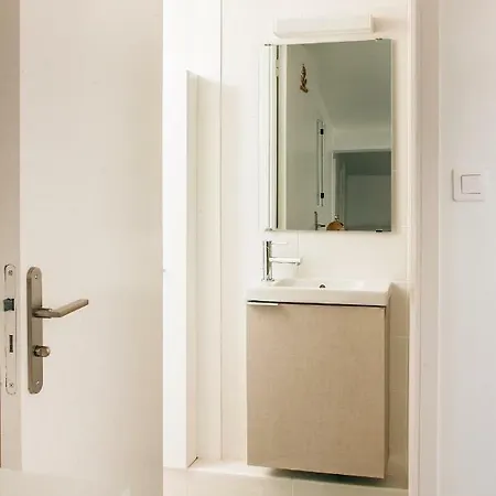 Adorable In Downtown Apartment